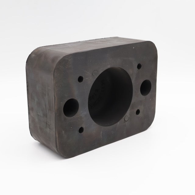Ütközőgumi 200x150x80 4furat