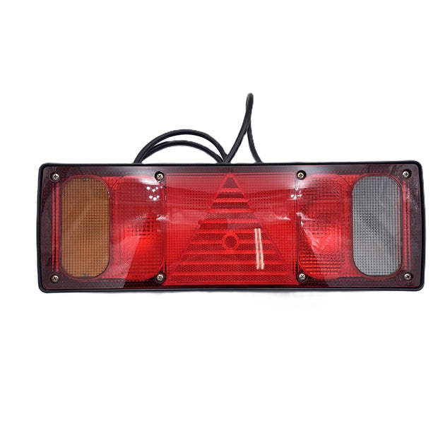 Lámpa,hátsó bal /3szög.ovál/