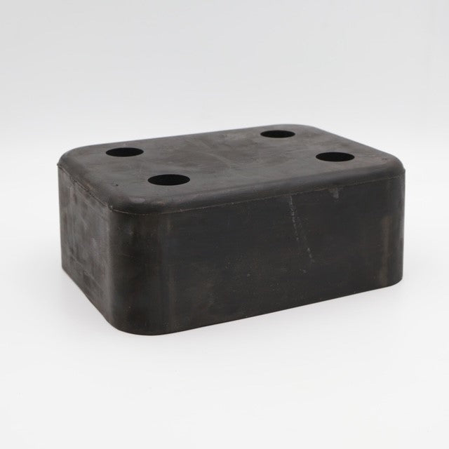 Ütközőgumi 200x150x80 4furat